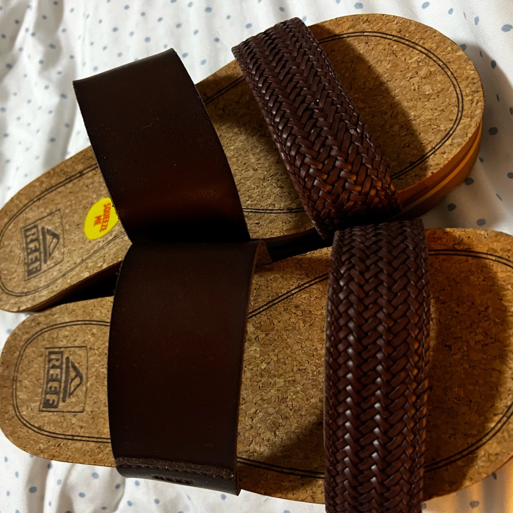 new Reef Cushion Vista Sandals (New w/o box) Can’t ship till 8/31 - out of state